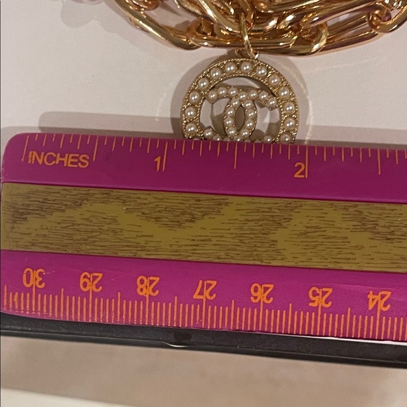 Chanel Gold and Pearl pendant Necklace Choker - Picture 8 of 12